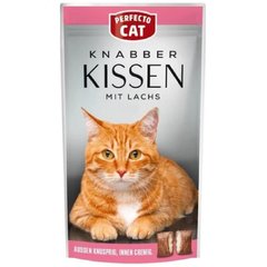 Лакомство Perfecto Cat подушечки с лососем, 50 г